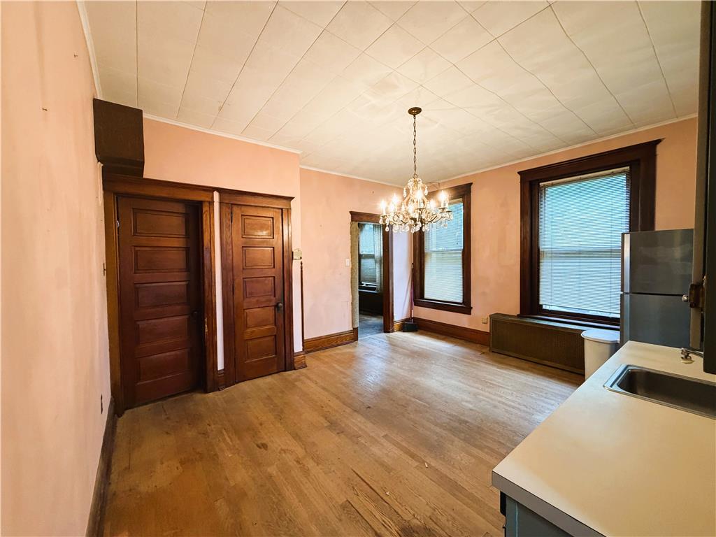 526 Seneca Street Property Photo 10