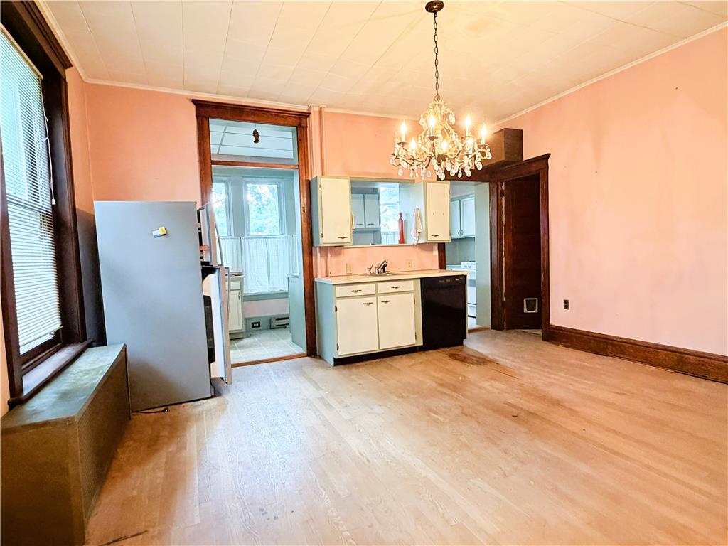 526 Seneca Street Property Photo 12