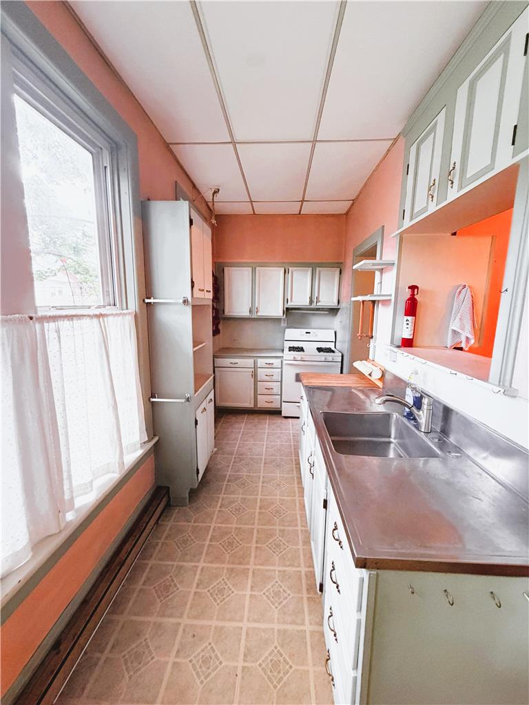 526 Seneca Street Property Photo 14