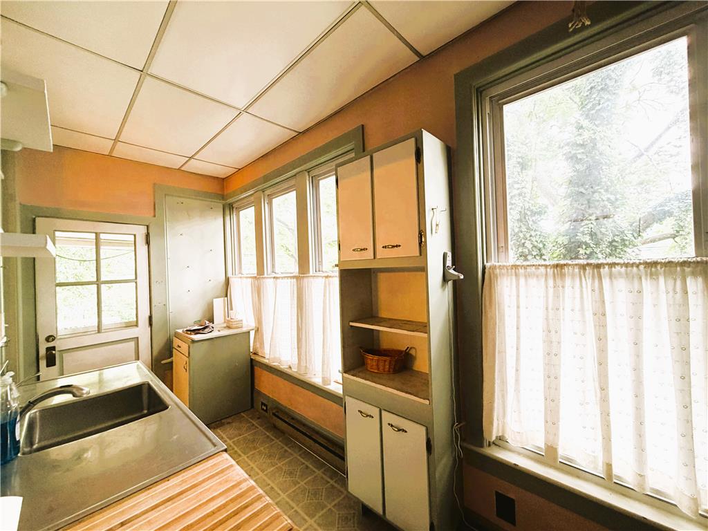 526 Seneca Street Property Photo 15