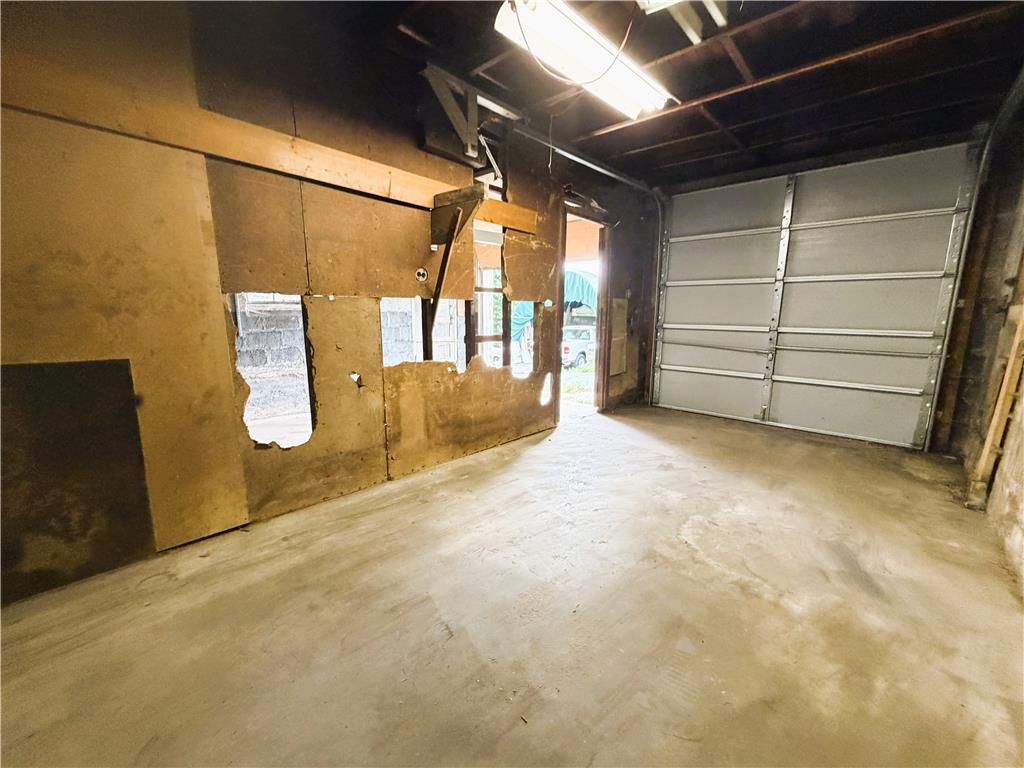 526 Seneca Street Property Photo 37