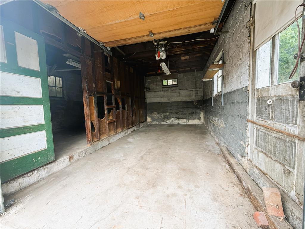 526 Seneca Street Property Photo 38