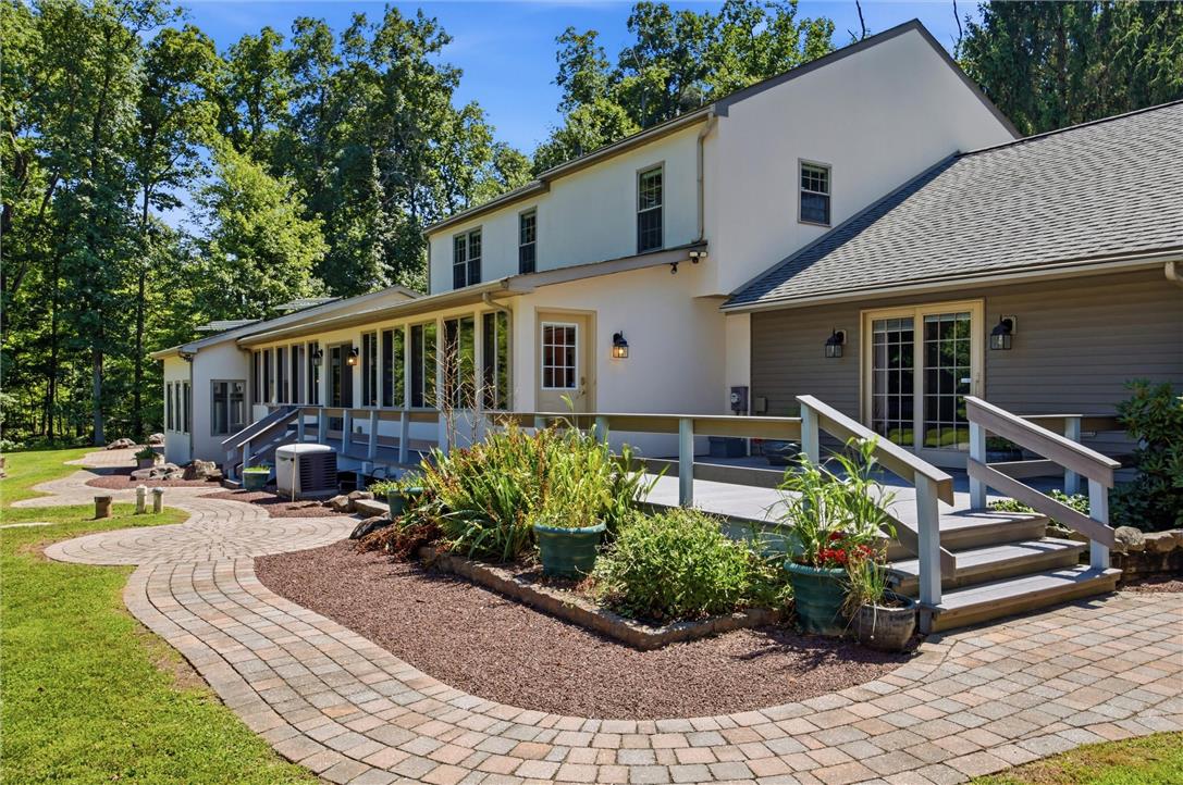 475 Crowthers Road Property Photo 1