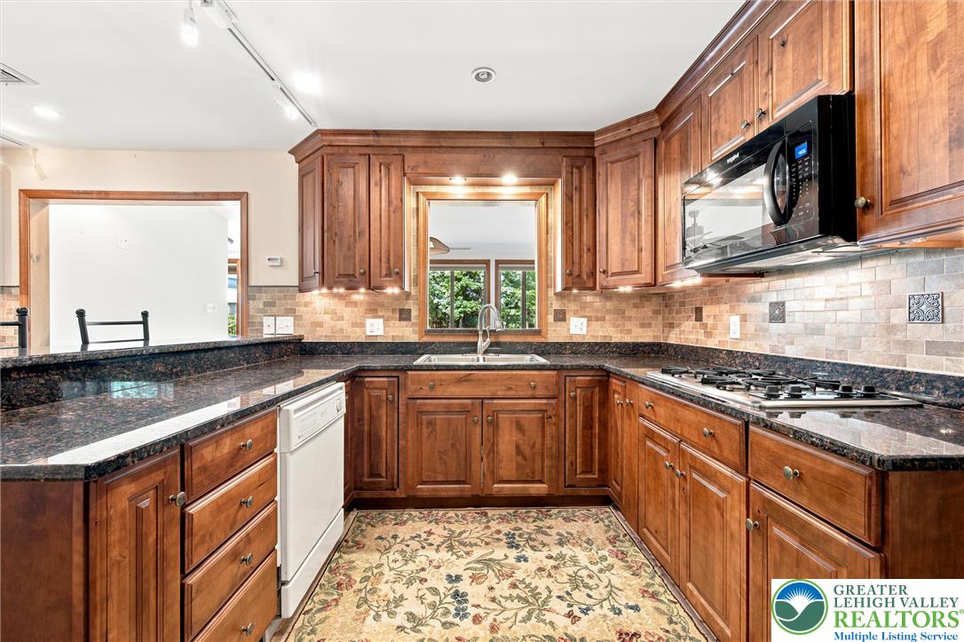 475 Crowthers Road Property Photo 10