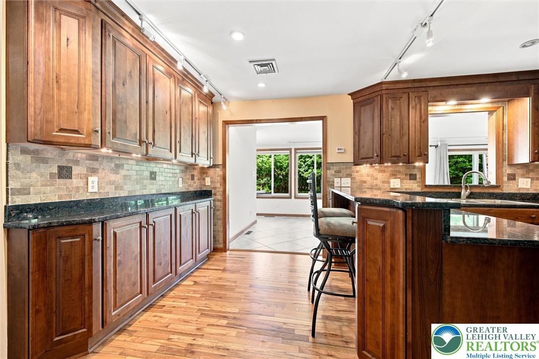 475 Crowthers Road Property Photo 13