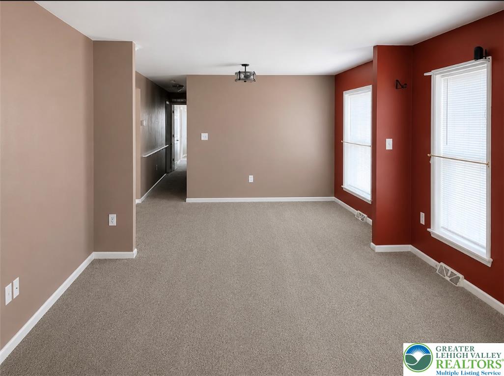 671 Kykuit Place Property Photo 5
