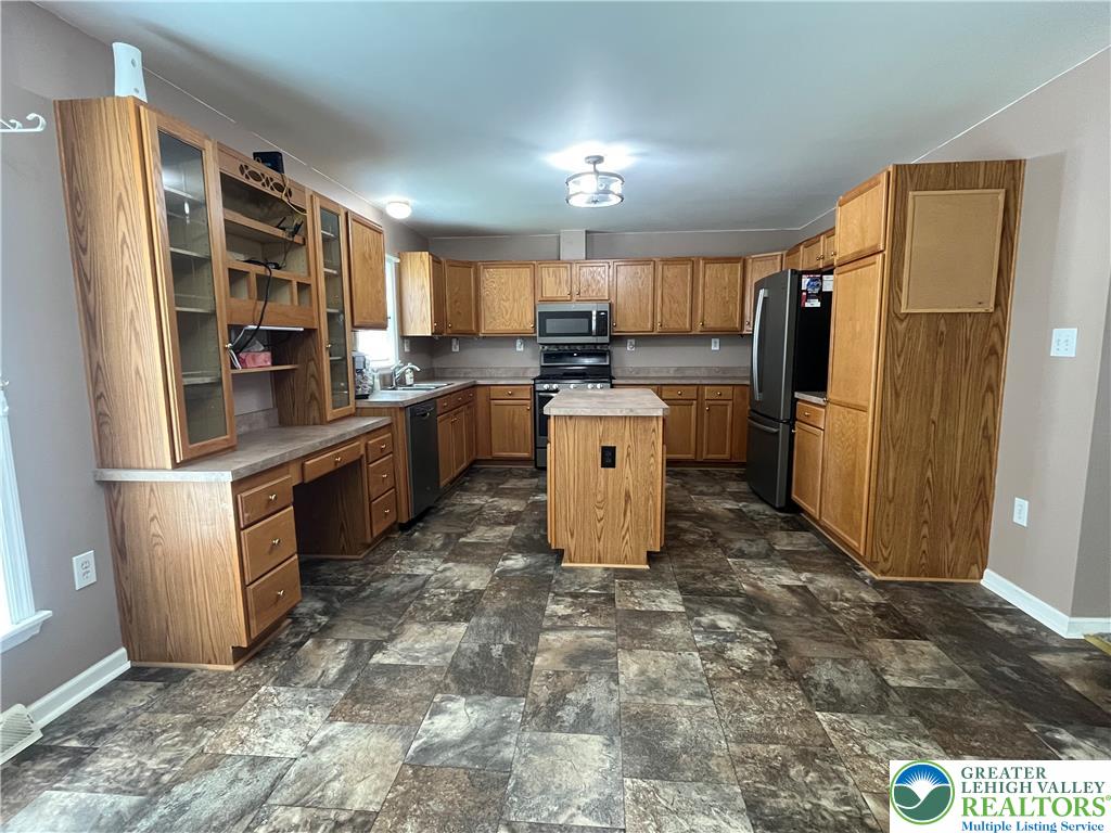 671 Kykuit Place Property Photo 6