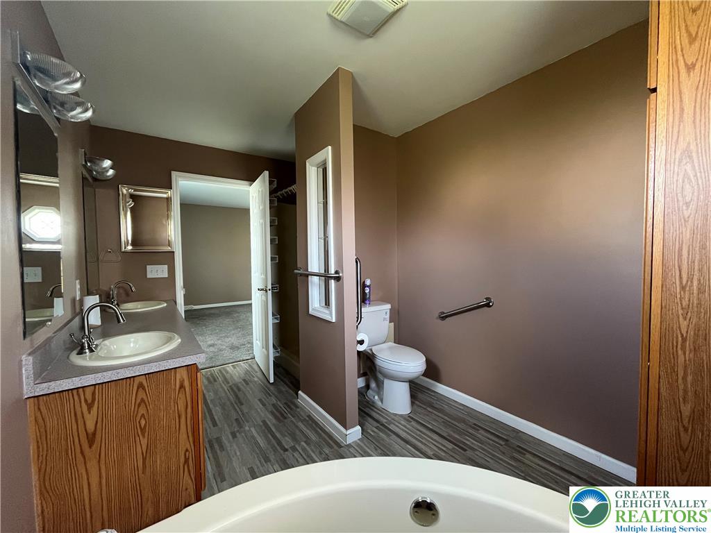 671 Kykuit Place Property Photo 11
