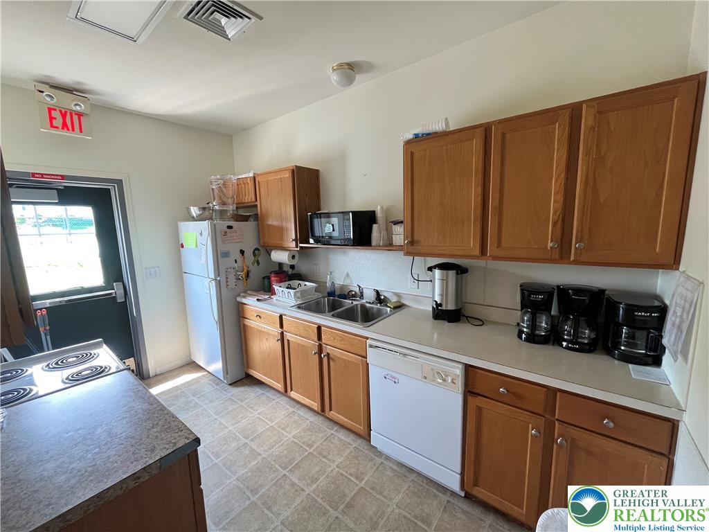 671 Kykuit Place Property Photo 23