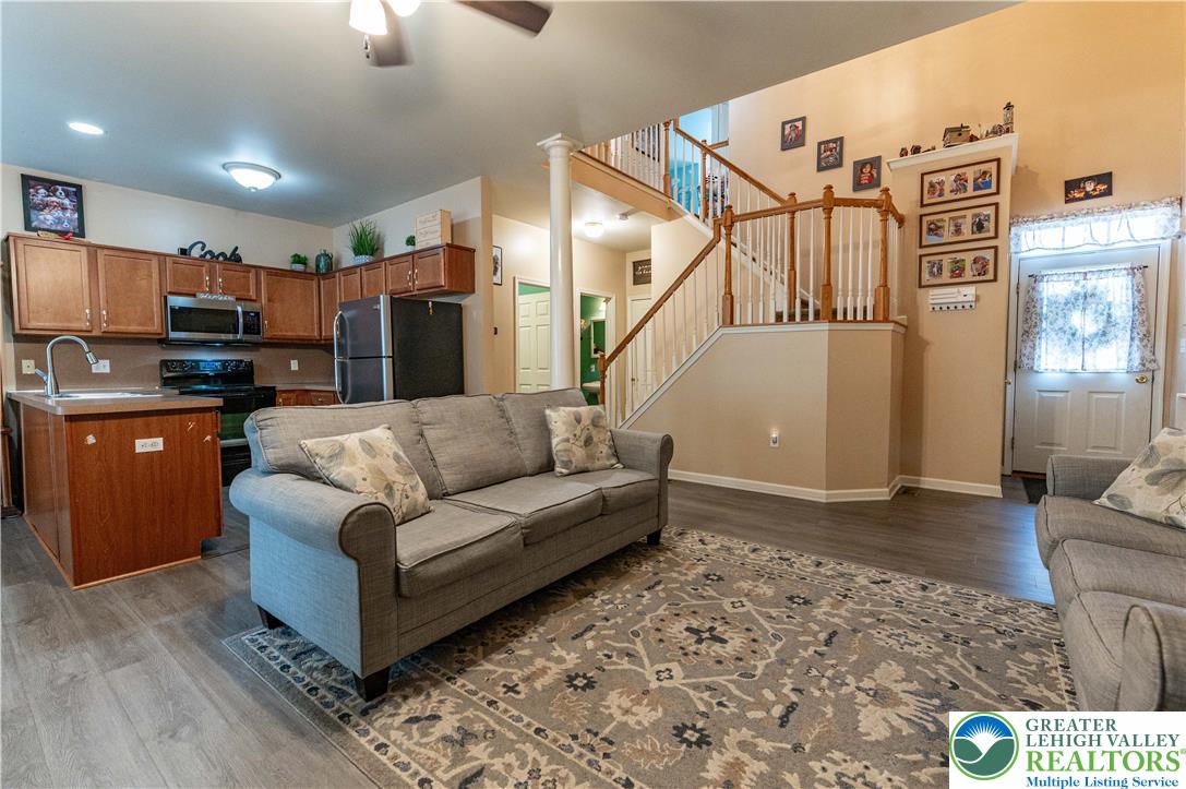 211 South Kathryn Street Property Photo 12