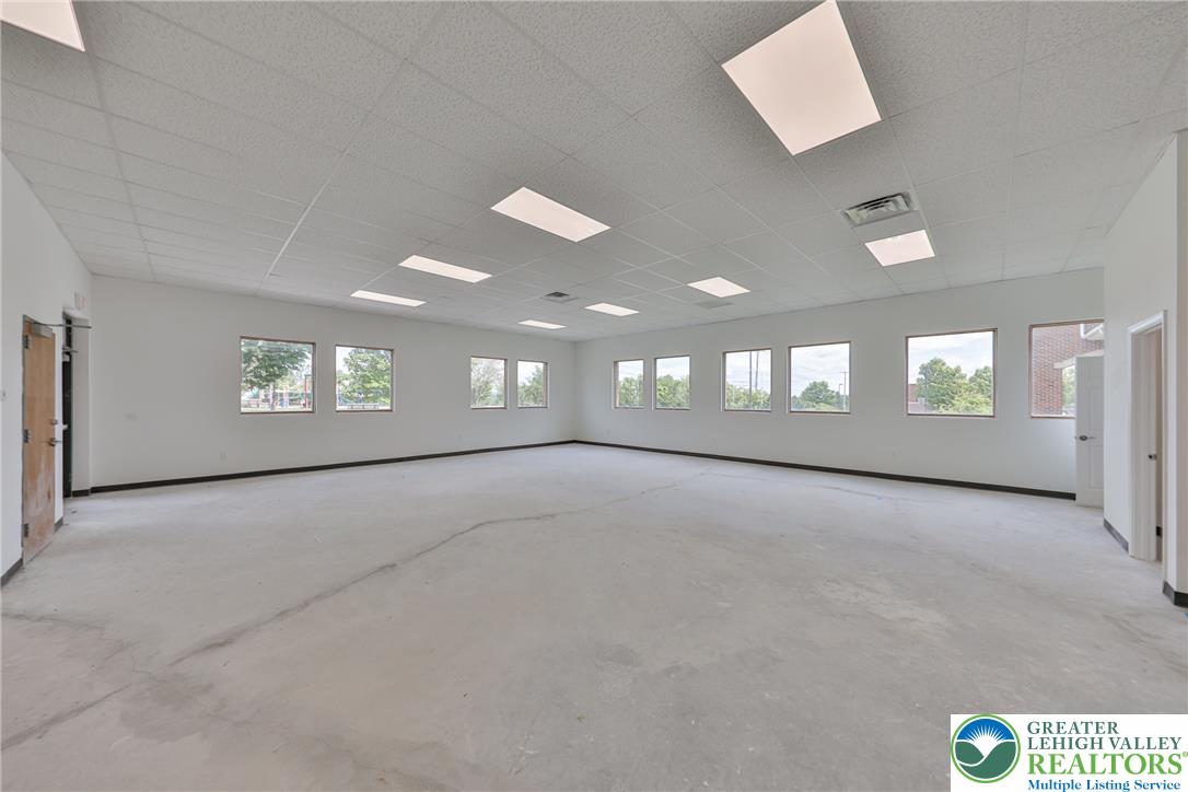 4350 Independence Drive Property Photo 11