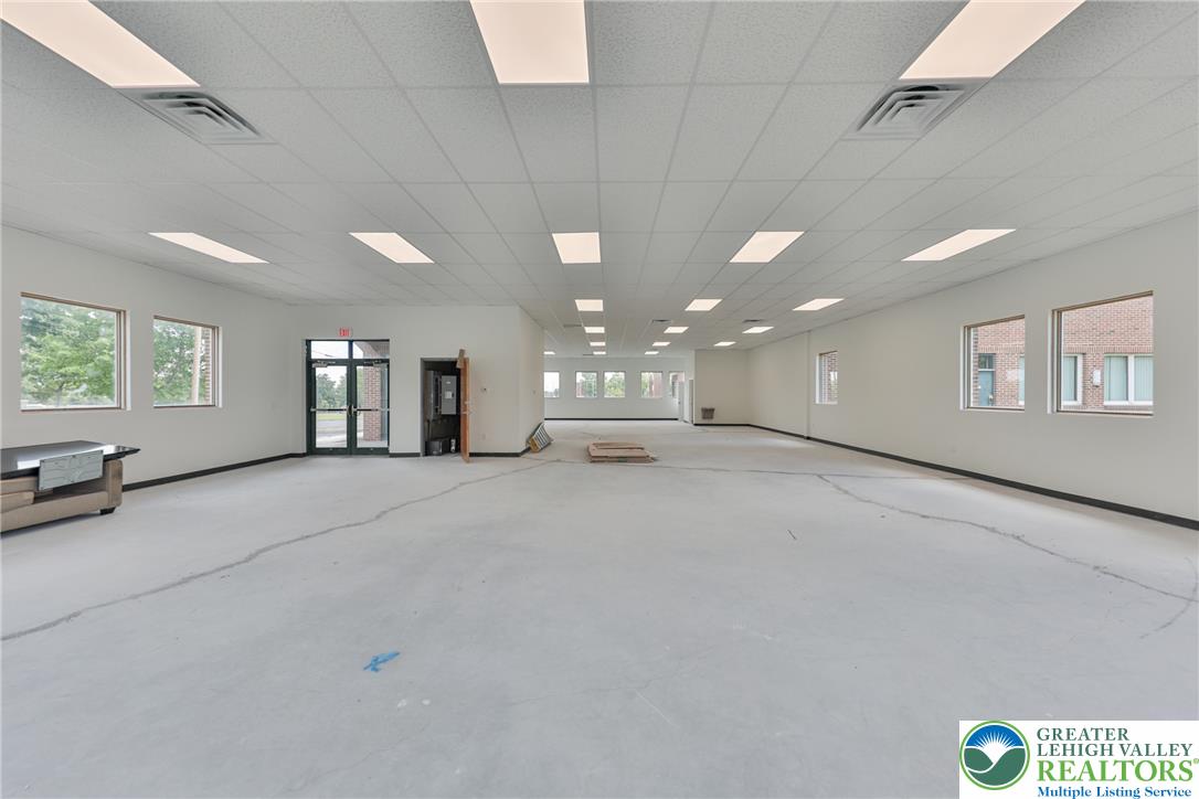 4350 Independence Drive Property Photo 15