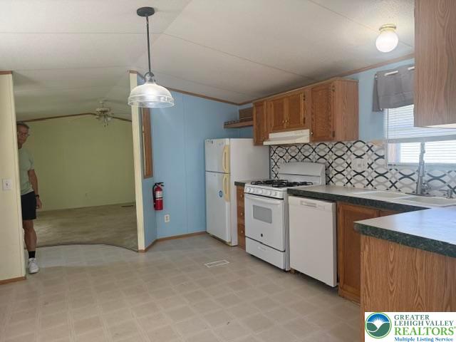 74 Easy Street Property Photo 9