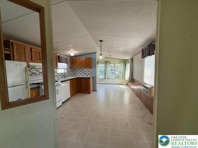 74 Easy Street Property Photo 12