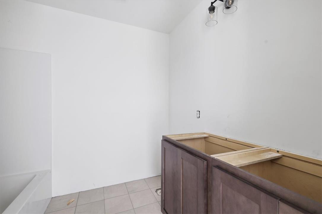 4390 Maple Street 8a Property Photo 28