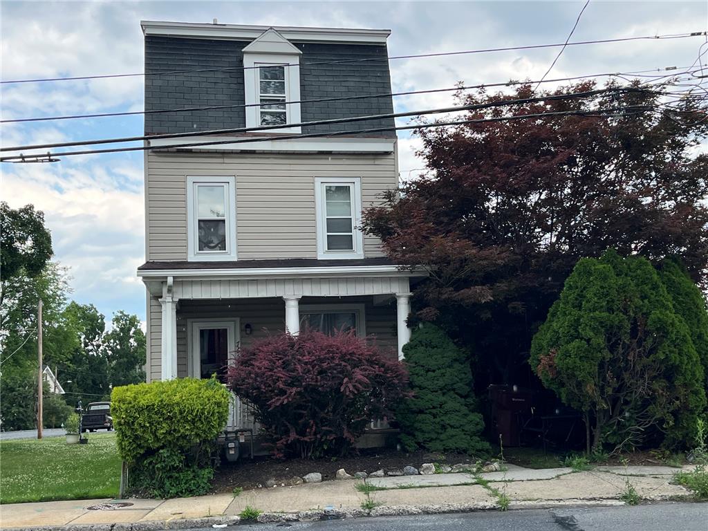 765 3rd St Property Photo 1