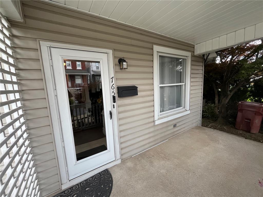 765 3rd St Property Photo 3