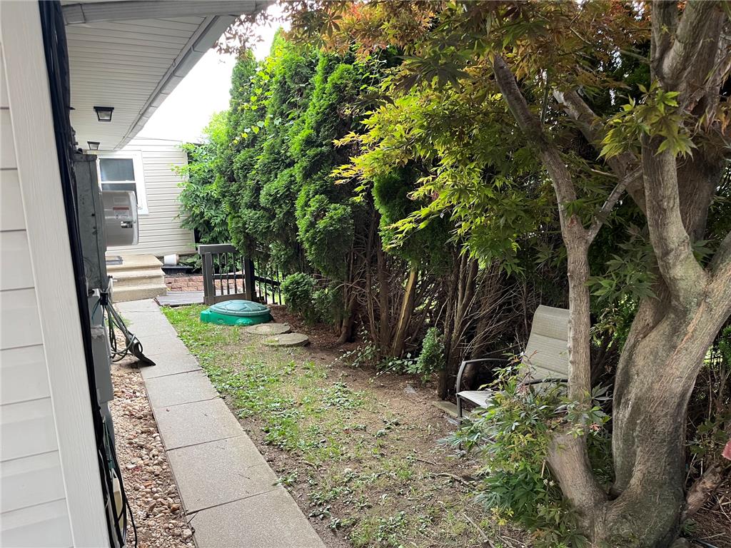 765 3rd St Property Photo 6