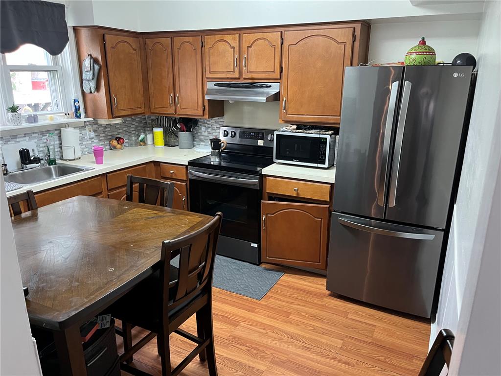 765 3rd St Property Photo 11