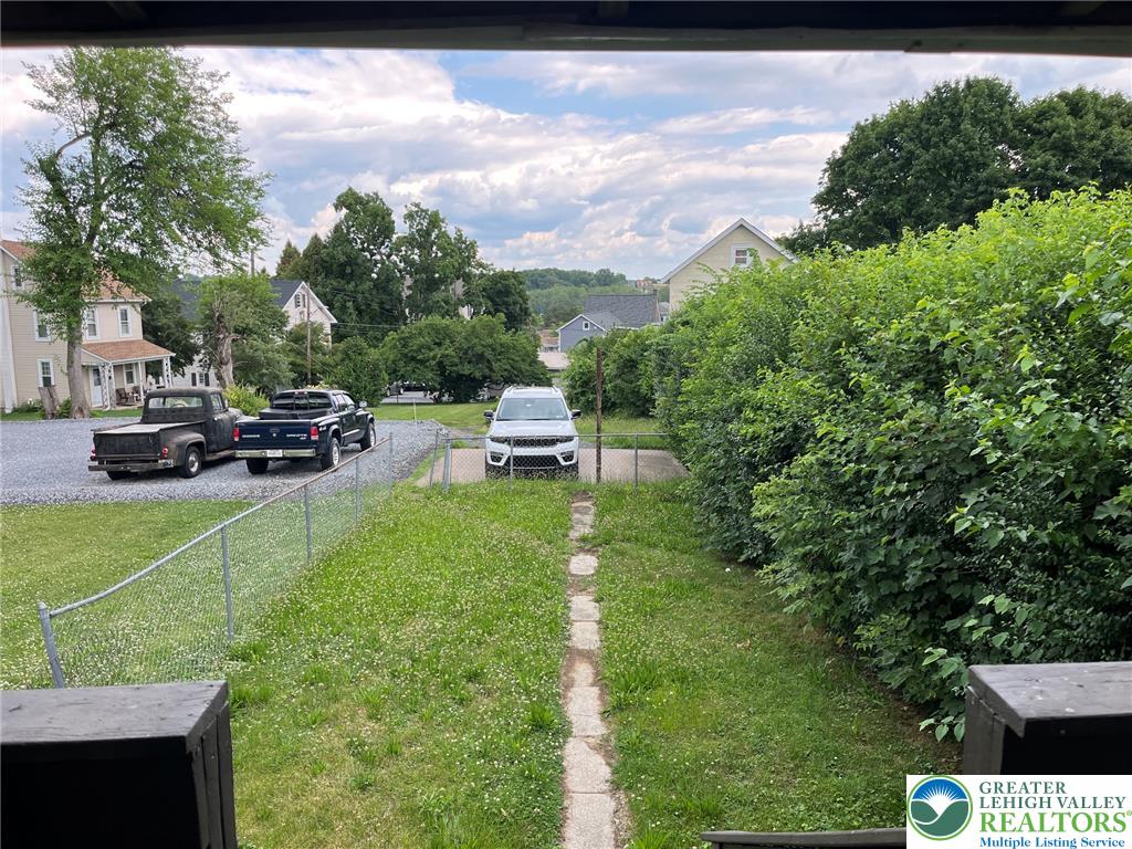 765 3rd St Property Photo 27