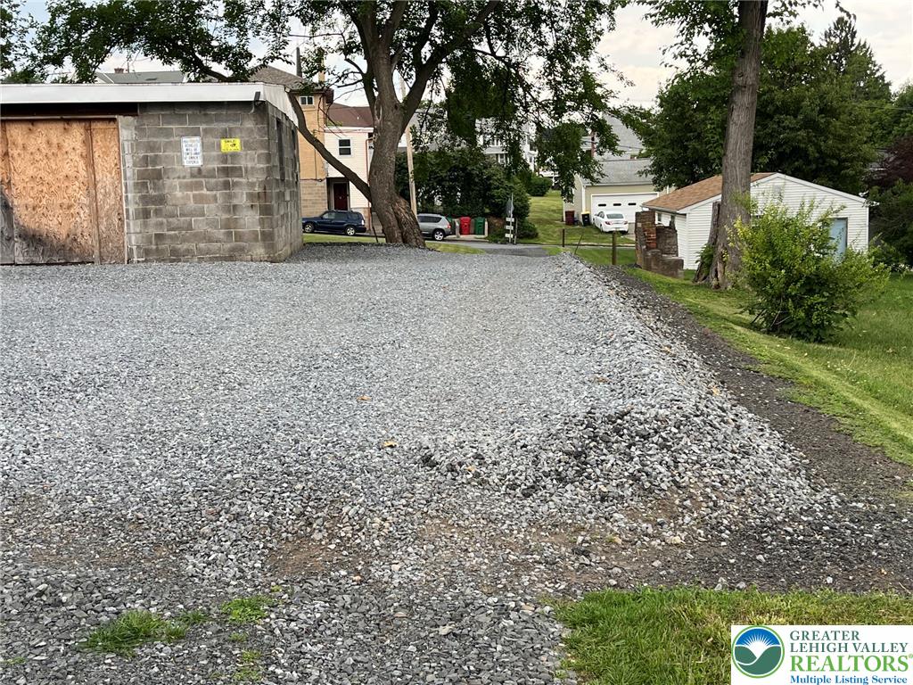 765 3rd St Property Photo 28