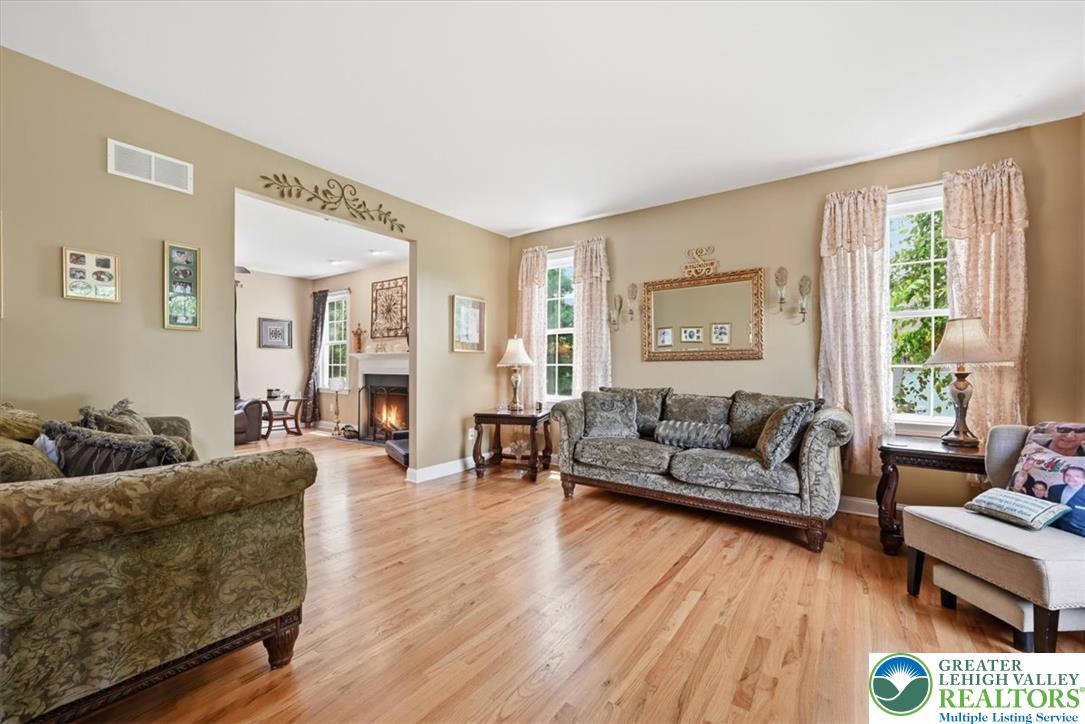 4559 Oakwood Lane Property Photo 13