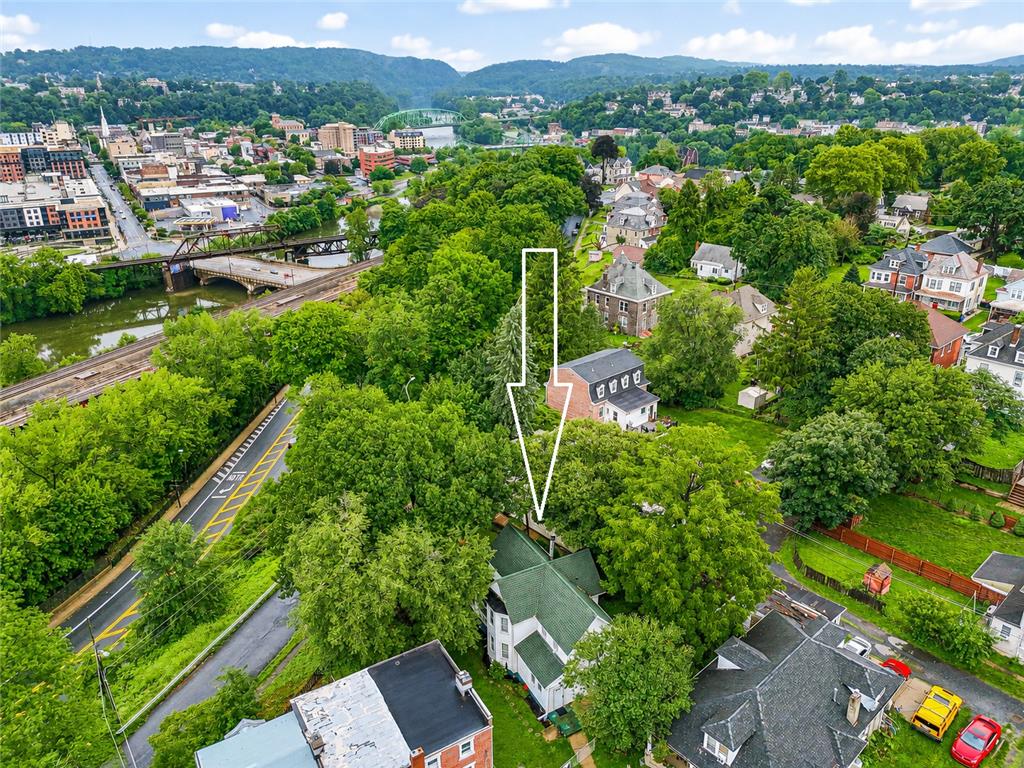 111 Lachenour Avenue Property Photo 3