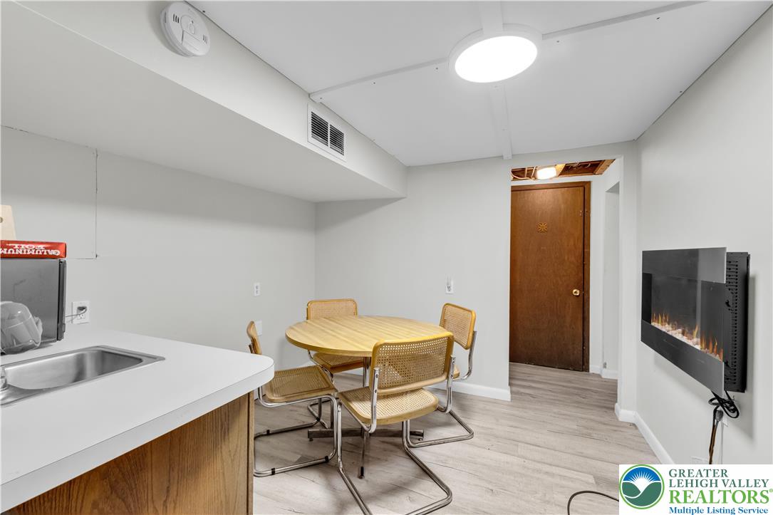 1810 Washington Blvd Property Photo 29