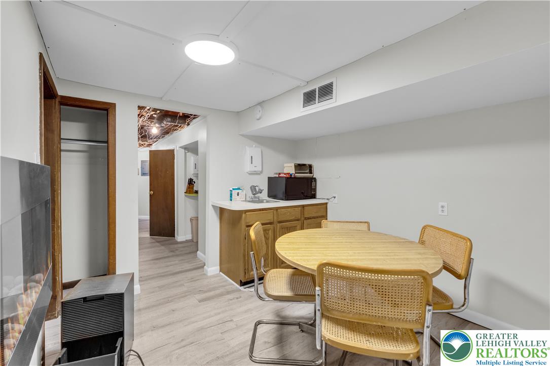 1810 Washington Blvd Property Photo 30