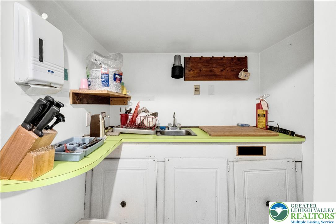 1810 Washington Blvd Property Photo 31