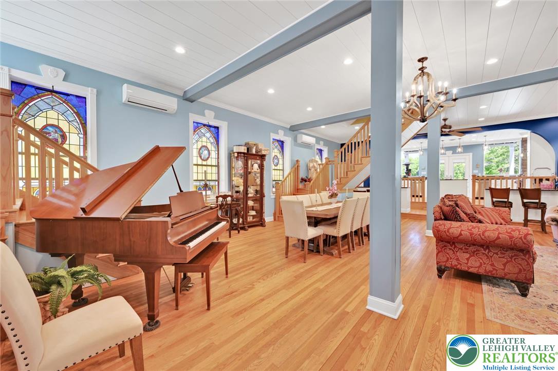 279 Greenview Drive Property Photo 8