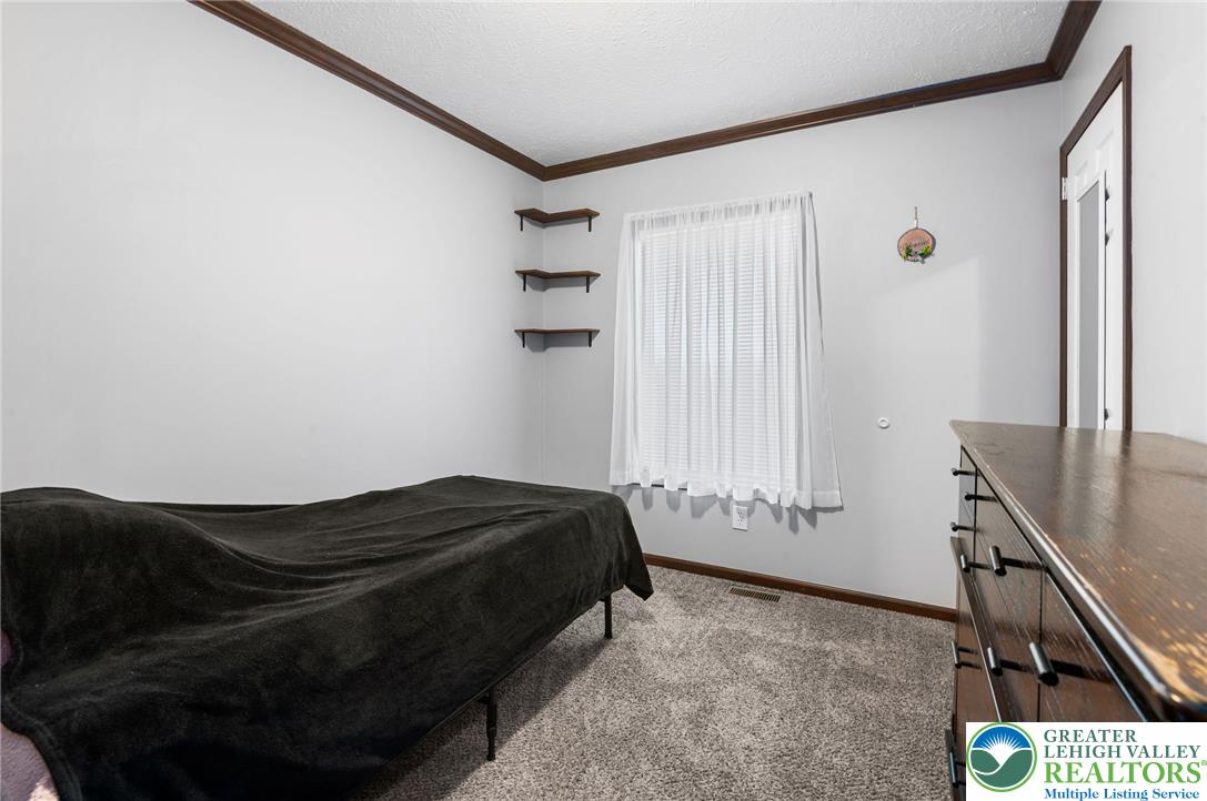 226 Greenbriar Drive South Property Photo 11