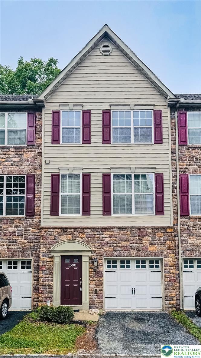 1508 Brookstone Place Property Photo 1