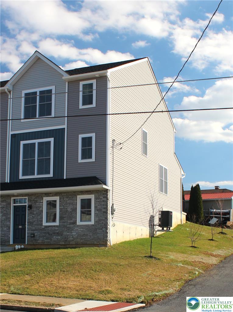 88 Hess Avenue Property Photo 1