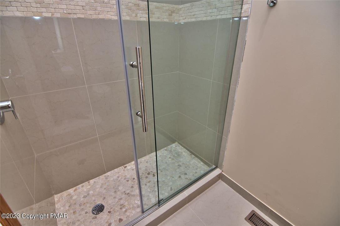782 Lower Deer Valley Road Property Photo 4