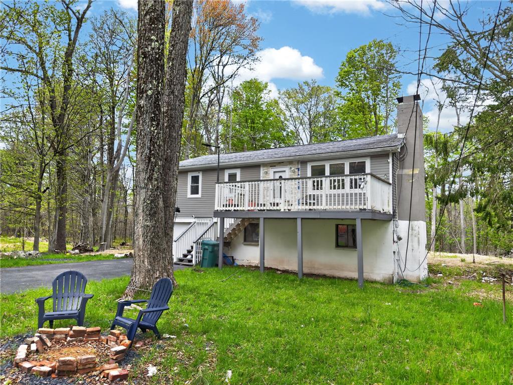 1292 Winding Way Property Photo 3