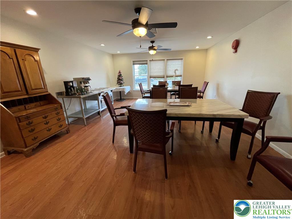 4315 Washington Street Property Photo 4
