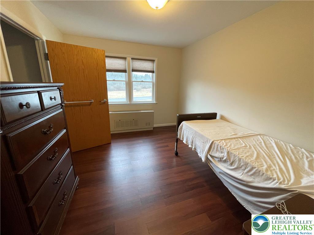 4315 Washington Street Property Photo 7