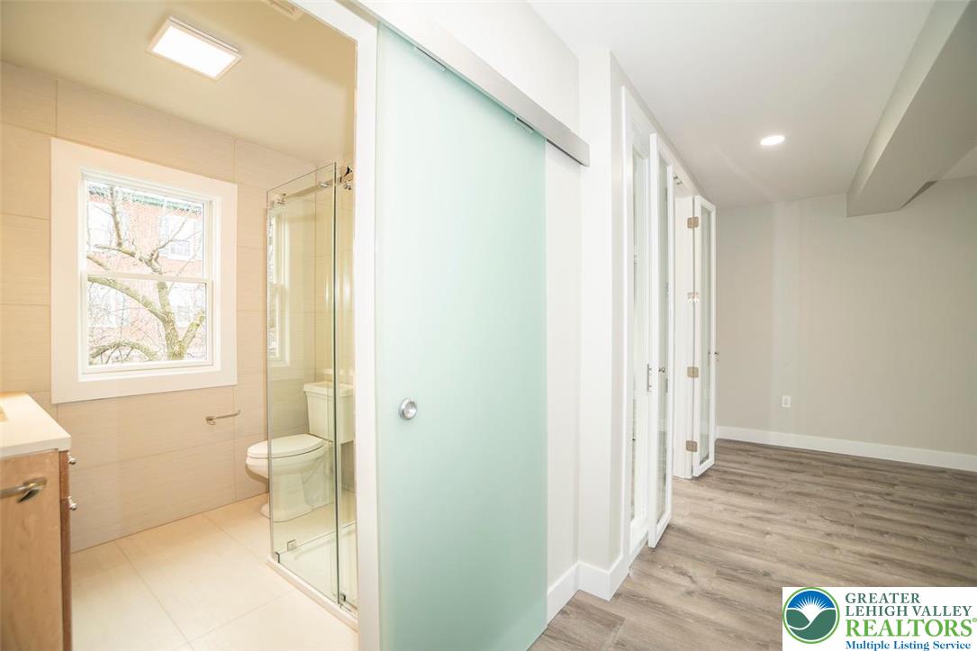 517 Ferry Street 2 Property Photo 5
