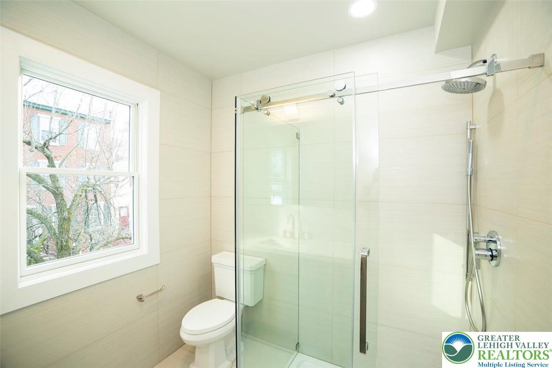 517 Ferry Street 2 Property Photo 6