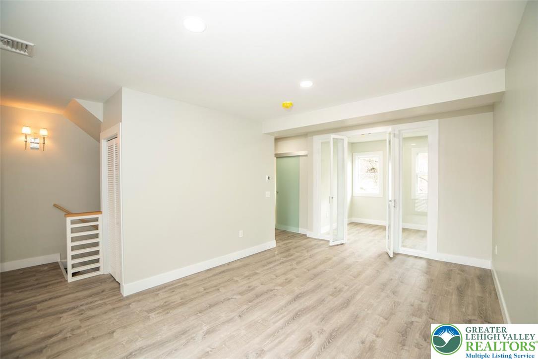517 Ferry Street 2 Property Photo 7