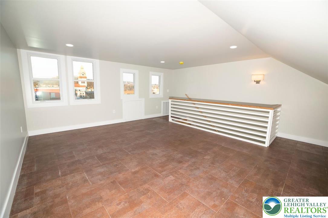 517 Ferry Street 2 Property Photo 11