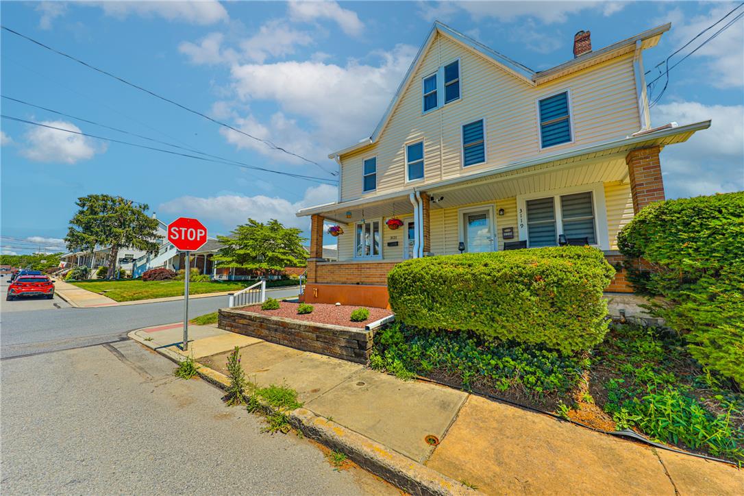 3121 North Hobson Street Property Photo 2
