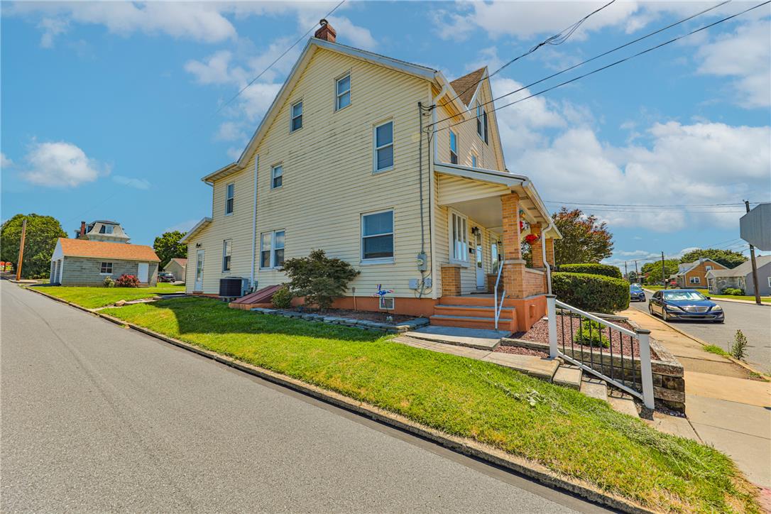 3121 North Hobson Street Property Photo 4