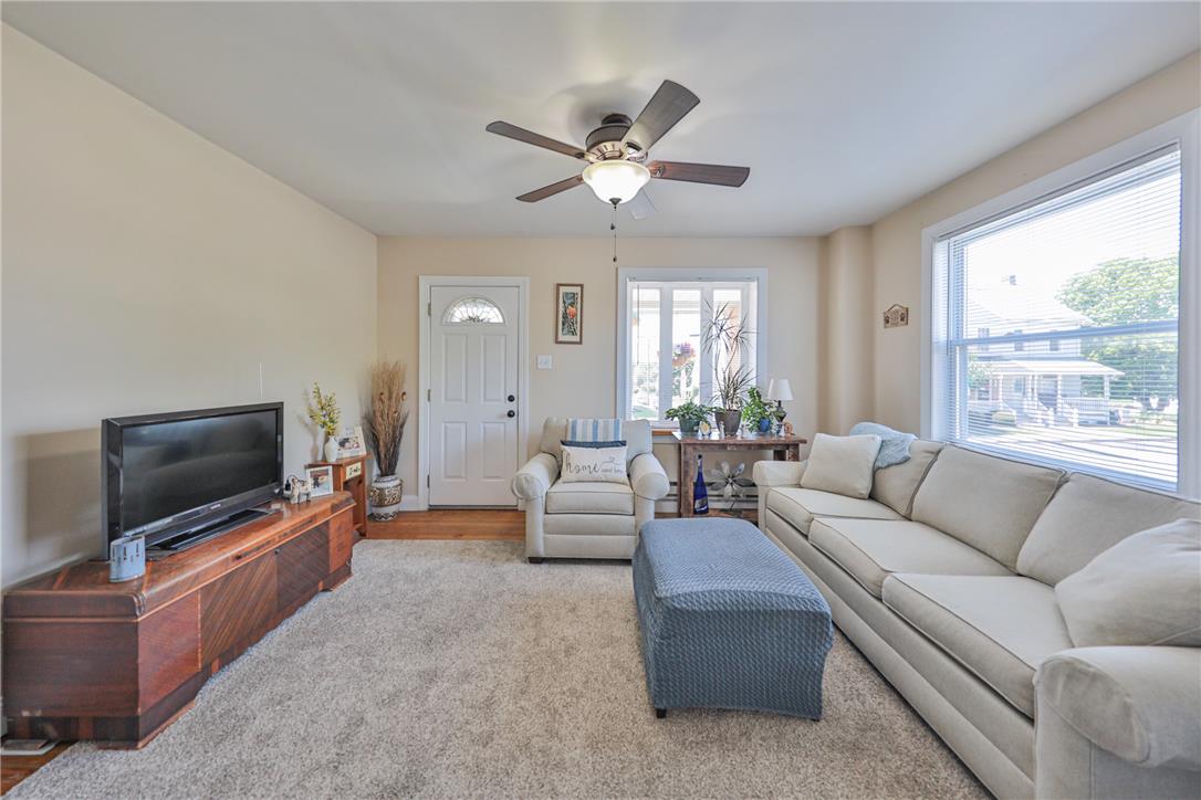 3121 North Hobson Street Property Photo 9