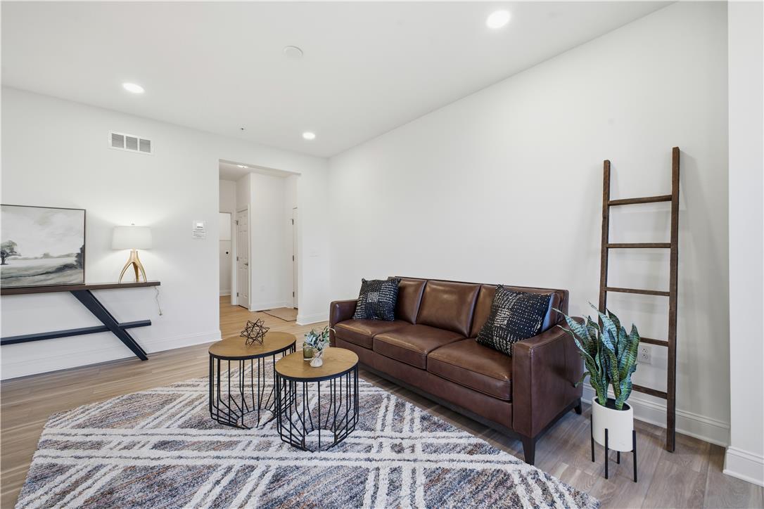 868 Veneto Court Property Photo 4
