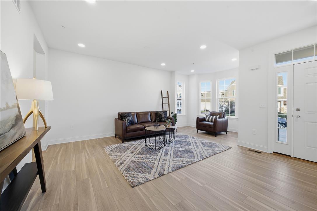 868 Veneto Court Property Photo 7