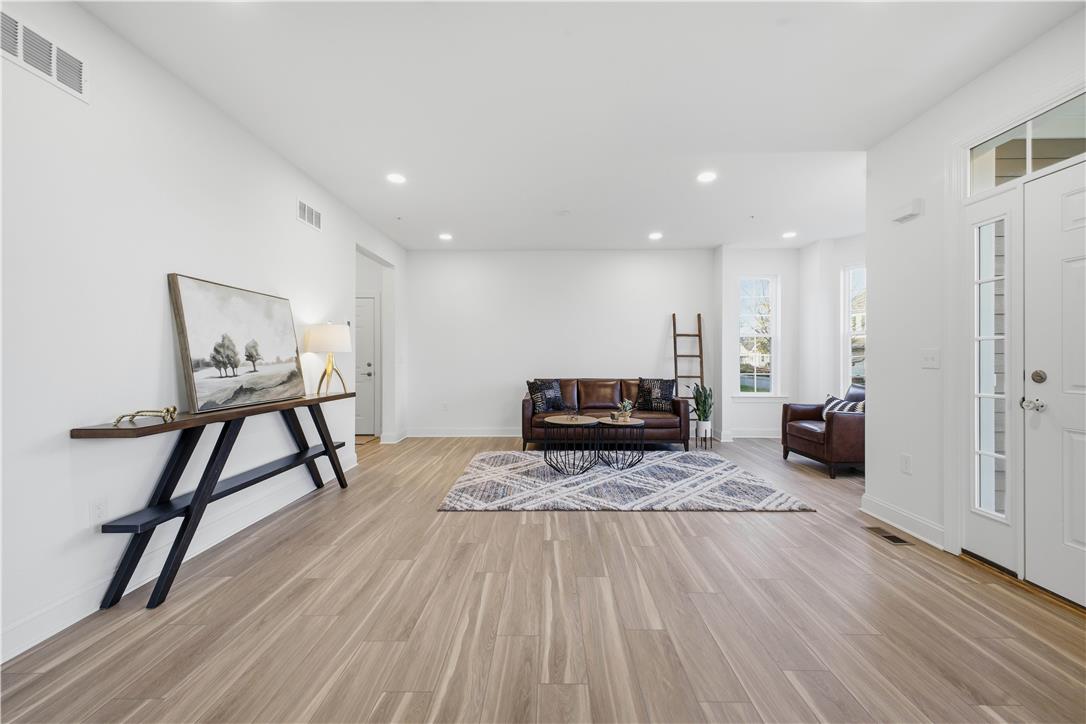 868 Veneto Court Property Photo 8