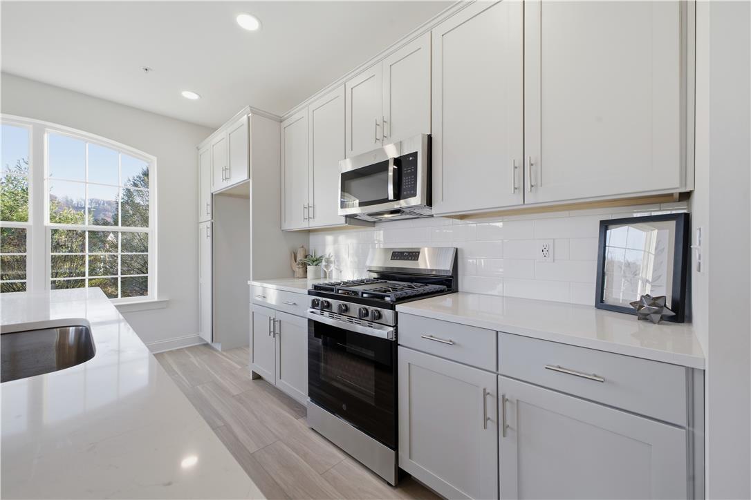 868 Veneto Court Property Photo 10