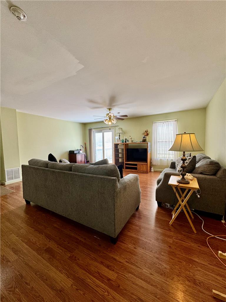 324 W 2nd Street Property Photo 10